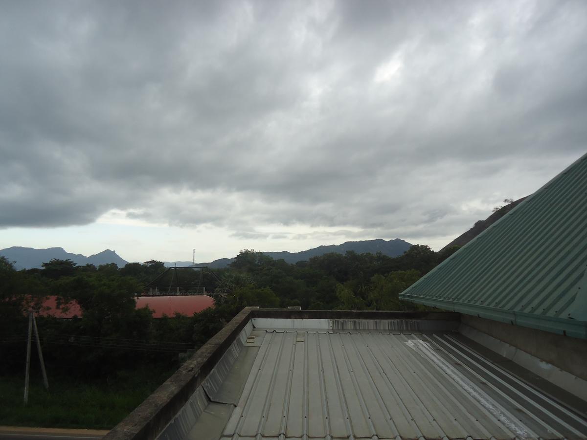Old Mahawasala Hotel Bambaragaleyaya Bagian luar foto