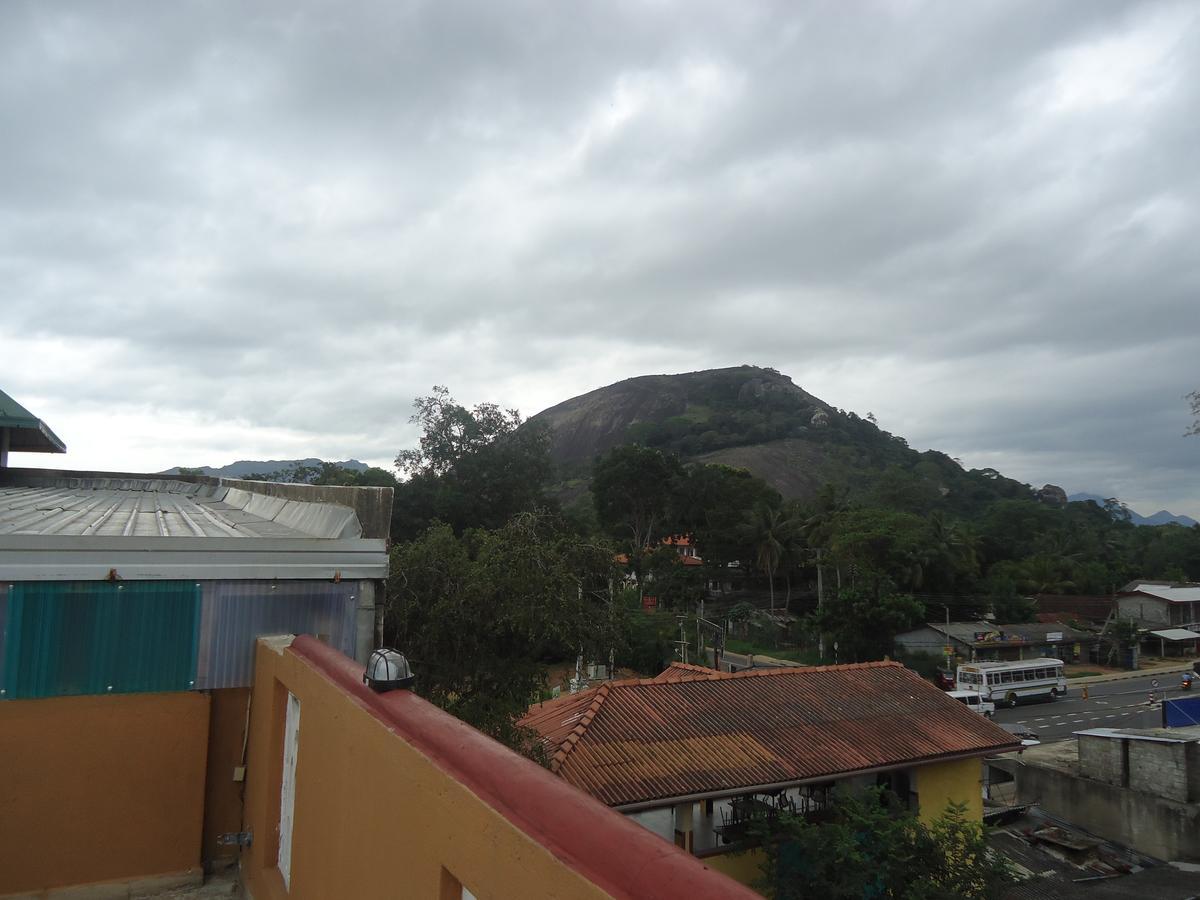 Old Mahawasala Hotel Bambaragaleyaya Bagian luar foto